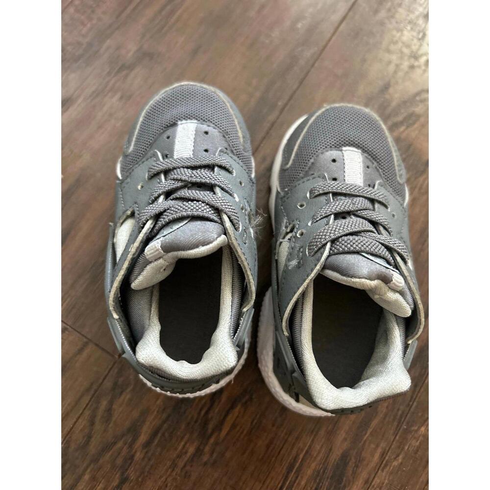 Nike - Picture 5 of 6
